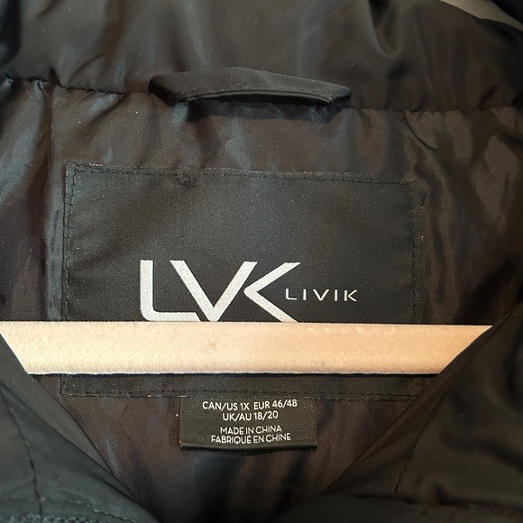 Rose gold zippers really warm winter jacket - Picture 3 of 8